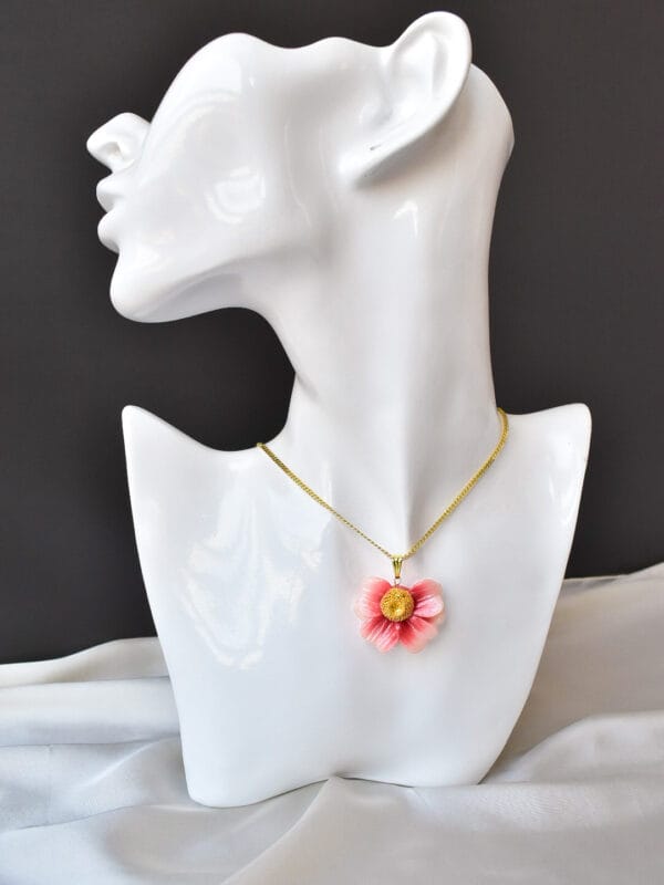 ⁦Rose Necklace⁩ - الصورة ⁦6⁩