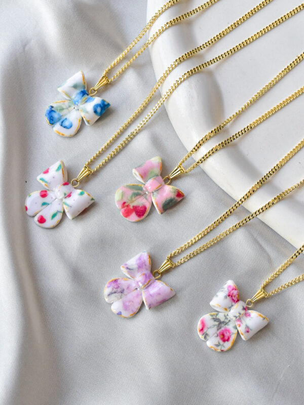 ⁦Summer Bows Necklace⁩ - الصورة ⁦2⁩
