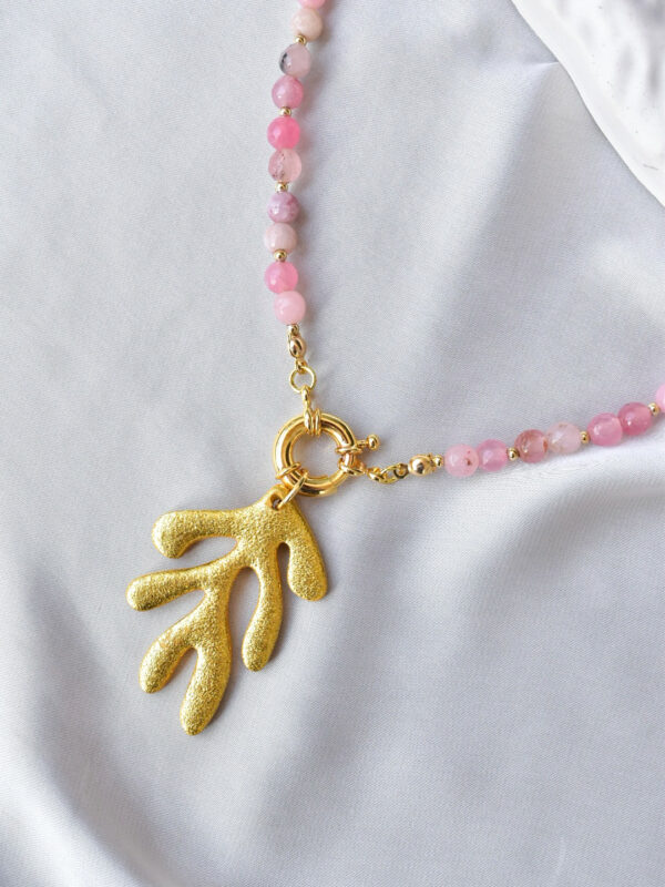 ⁦Coral Necklace⁩ - الصورة ⁦3⁩